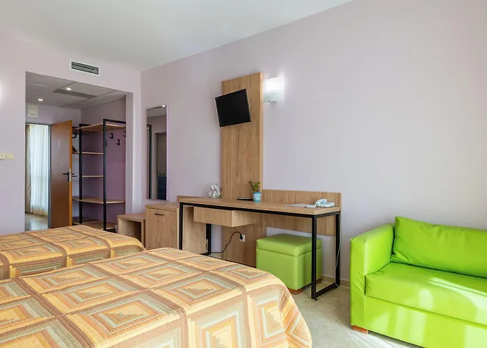 Ivana Palace - Free Parking ホテル