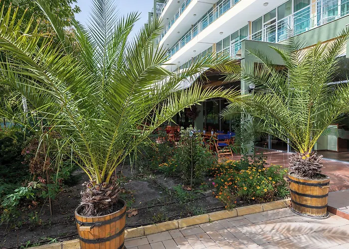 Ivana Palace - Free Parking サニービーチ