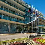 Ivana Palace - Free Parking Hotel