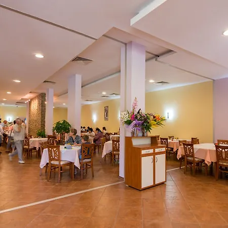 Ivana Palace - Free Parking