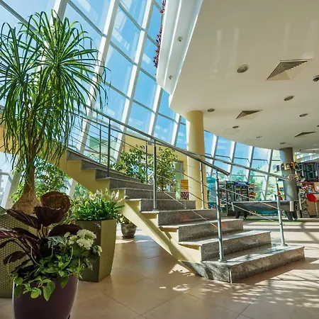 Ivana Palace - Free Parking Hotel