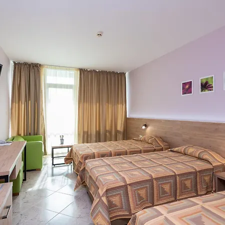 Ivana Palace - Free Parking Hotel