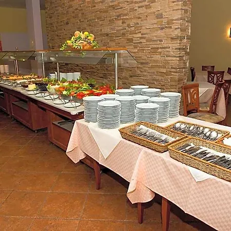Ivana Palace - Free Parking Hotel