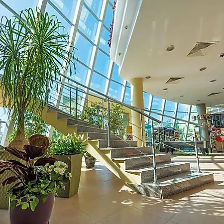 Ivana Palace - Free Parking 4*