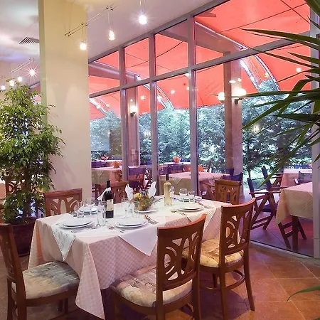 Ivana Palace - Free Parking Hotel Słoneczny Brzeg