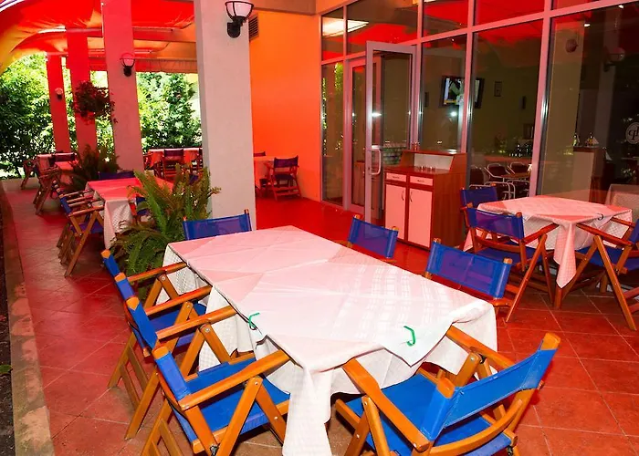 Ivana Palace - Free Parking 酒店 阳光海滩