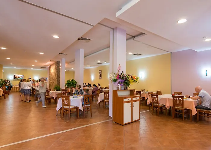 Ivana Palace - Free Parking